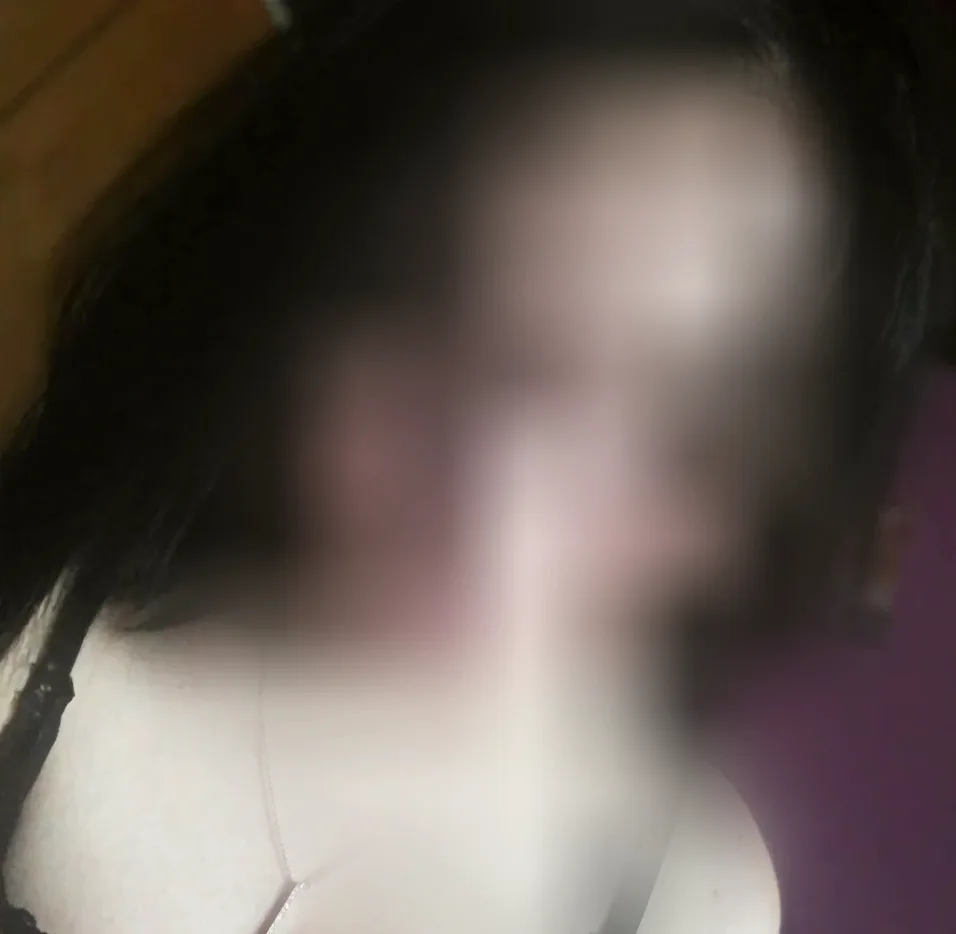 Rebecca, 32